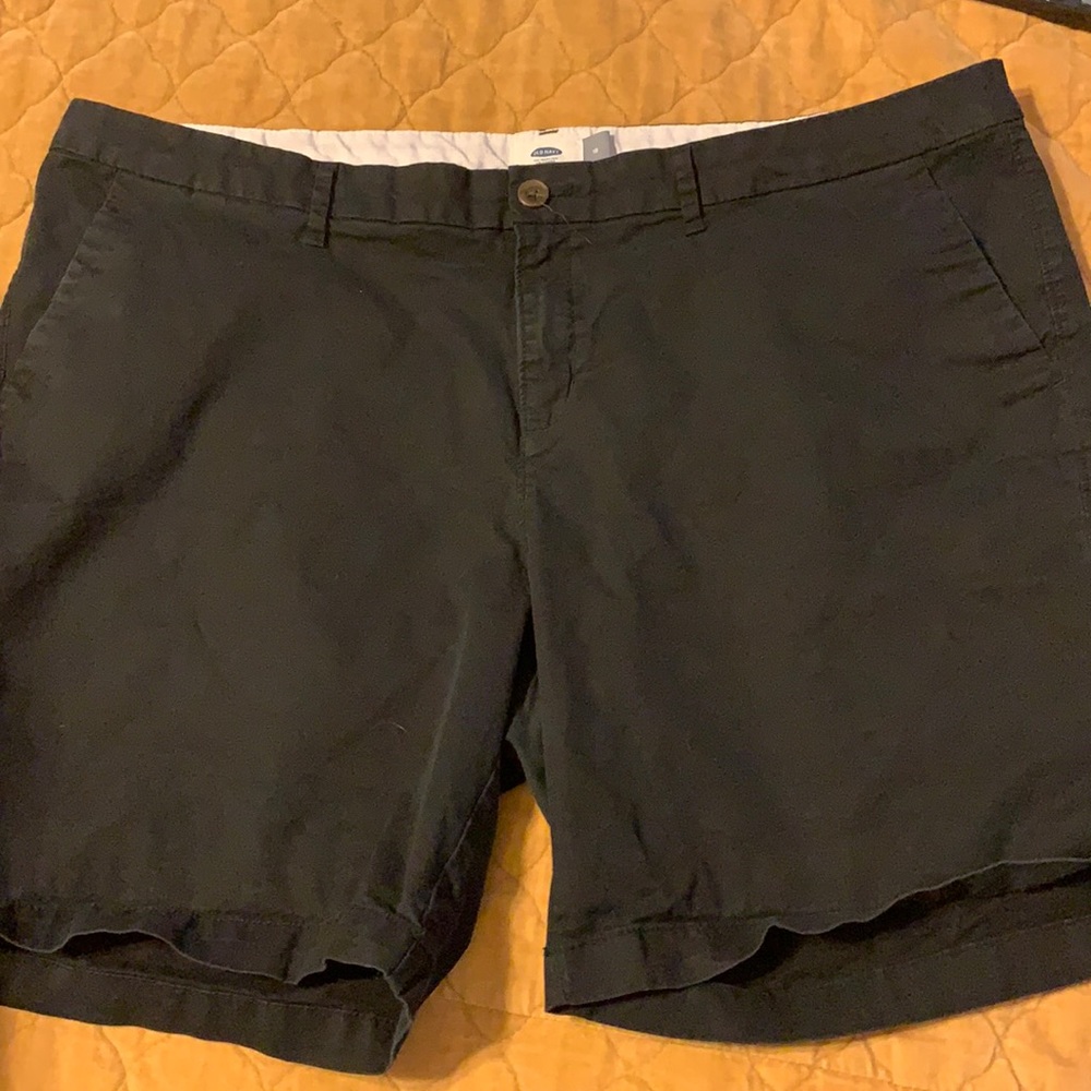 Old Navy black Bermuda shorts